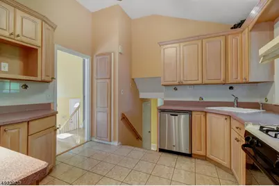 50 Falcon Rd, Livingston, NJ 07039 - Photo 7