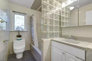 50 Falcon Rd, Livingston, NJ 07039 - Photo 9