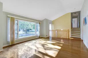 50 Falcon Rd, Livingston, NJ 07039 - Photo 5