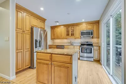 22 Green Apple Rd, Sparta Township, NJ 07871 - Photo 5