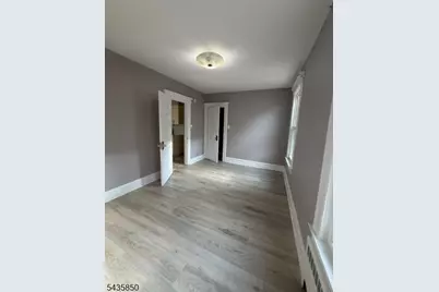 375 Walnut St, Newark, NJ 07105 - Photo 9