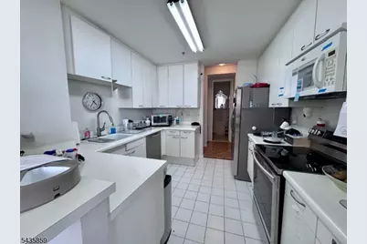 100 Carlyle Drive. N05J #5 JN, Cliffside Park, NJ 07010 - Photo 7