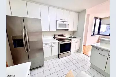 100 Carlyle Drive. N05J #5 JN, Cliffside Park, NJ 07010 - Photo 15