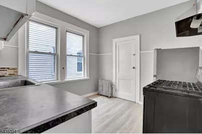35 Chester Ave, Irvington, NJ 07111 - Photo 15