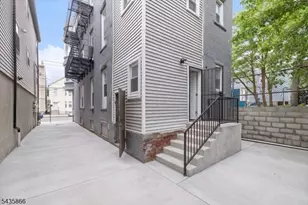 422 18th Ave, Newark, NJ 07108 - Photo 25