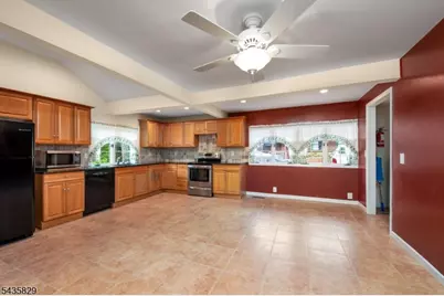 13 Island Trl, West Milford, NJ 07421 - Photo 11