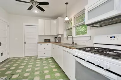 121 Wilmuth St, Mahwah Twp., NJ 07430 - Photo 15