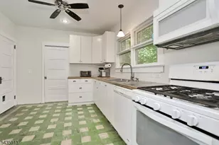 121 Wilmuth St, Mahwah Twp., NJ 07430 - Photo 15
