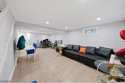 501 E 2nd Ave, Roselle, NJ 07203 - Photo 11