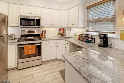 38 Park St 2-D, Florham Park, NJ 07932 - Photo 3