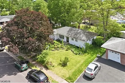 160 Hayes Ave, Clark Township, NJ 07066 - Photo 15