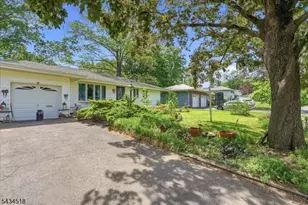 160 Hayes Ave, Clark Township, NJ 07066 - Photo 1