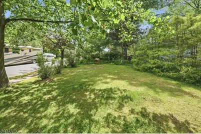160 Hayes Ave, Clark Township, NJ 07066 - Photo 49