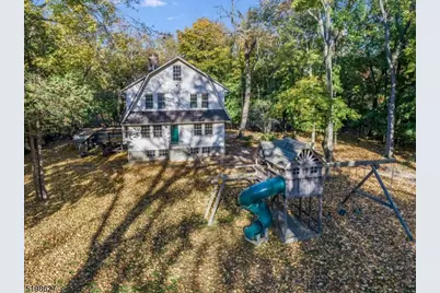 81A Alexander Ave #1, Montclair, NJ 07043 - Photo 1