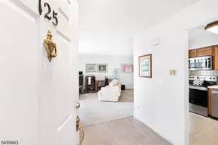 125 Smithfield Ct, Bernards Township, NJ 07920 - Photo 1
