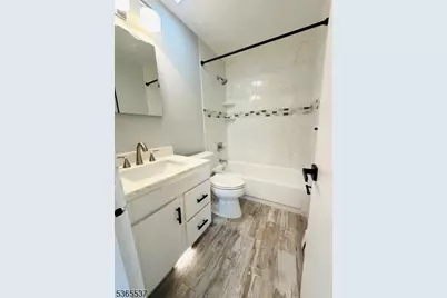38-02 Dobrin Ct, Fair Lawn, NJ 07410 - Photo 5