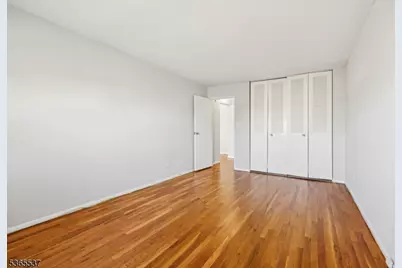 38-02 Dobrin Ct, Fair Lawn, NJ 07410 - Photo 9