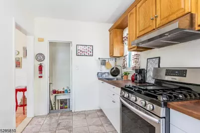 33 Linden Ave, Montclair, NJ 07042 - Photo 13