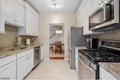 49 Buckingham Ct, Randolph Township, NJ 07869 - Photo 11
