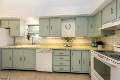 42 Johnson Ave, Bloomfield, NJ 07003 - Photo 19