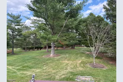 131 Locust Ct, Raritan Township, NJ 08822 - Photo 13