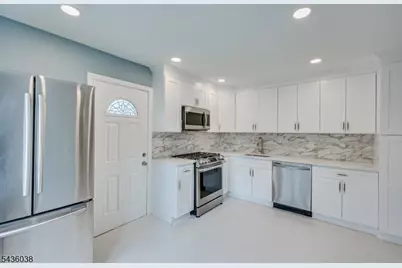 311 W 3rd Ave, Roselle, NJ 07203 - Photo 7