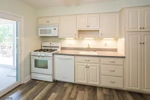 52 Saint Marys Dr, Roxbury Township, NJ 07876 - Photo 9