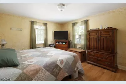 303 E Webster Ave, Roselle Park, NJ 07204 - Photo 15