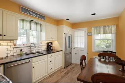 303 E Webster Ave, Roselle Park, NJ 07204 - Photo 9