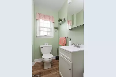 303 E Webster Ave, Roselle Park, NJ 07204 - Photo 11