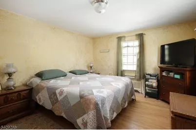 303 E Webster Ave, Roselle Park, NJ 07204 - Photo 13