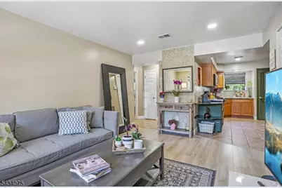 272-276 Walnut St #6D, Newark, NJ 07105 - Photo 5