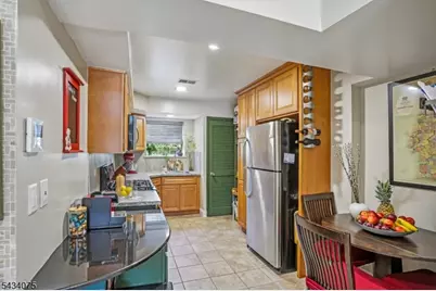 272-276 Walnut St #6D, Newark, NJ 07105 - Photo 9