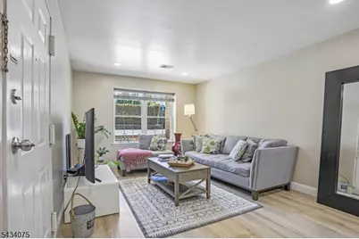 272-276 Walnut St #6D, Newark, NJ 07105 - Photo 3