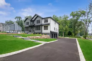 11 Eagles Nest Ter, West Milford, NJ 07480 - Photo 3