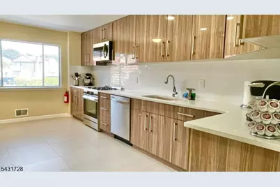 38 Park St. #10-C, Florham Park, NJ 07932 - Photo 3