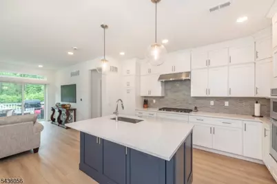18 Flower Horn Blvd, Randolph Township, NJ 07869 - Photo 5