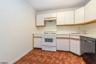69 Heritage Ct, Montville Township, NJ 07082 - Photo 11