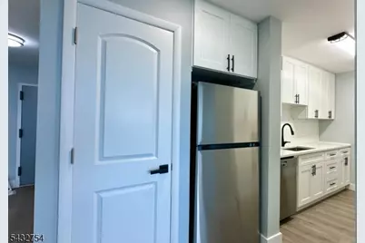 1 Claridge Dr Apt #1000, Verona, NJ 07044 - Photo 5