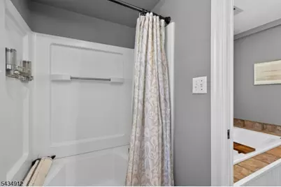 70 Berkley Ave, Woodbridge Township, NJ 07067 - Photo 23