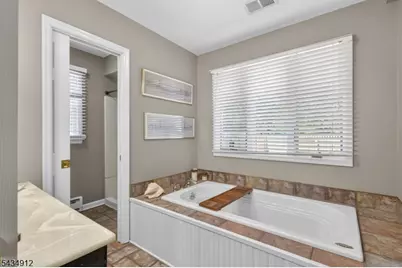 70 Berkley Ave, Woodbridge Township, NJ 07067 - Photo 21