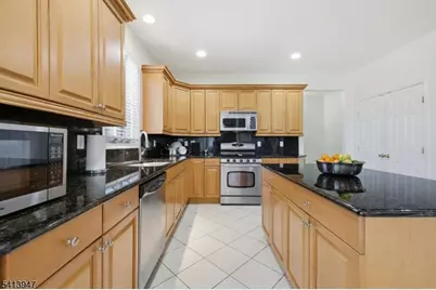 31 Phillip Dr, Parsippany, NJ 07054 - Photo 15