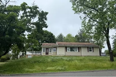 125 Hillcrest Dr, Milford, NJ 08848 - Photo 1