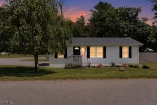 16 Clover Ln, Vernon, NJ 07418 - Photo 1