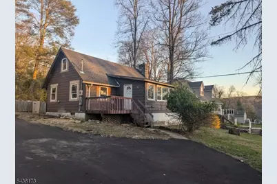 18 Wallkill Dr, Vernon, NJ 07461 - Photo 1