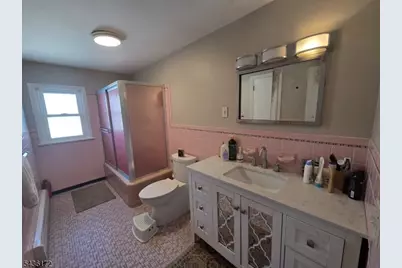360 New York Ave, Lyndhurst Township, NJ 07071 - Photo 13