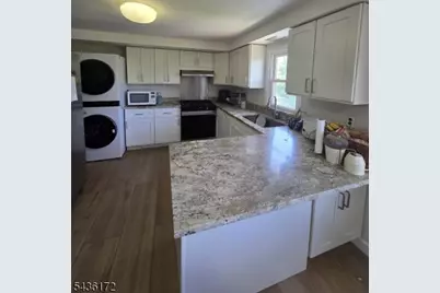 360 New York Ave, Lyndhurst Township, NJ 07071 - Photo 5