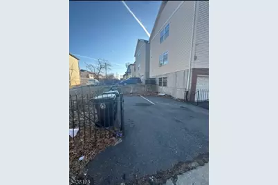 26 Clinton Pl, Newark, NJ 07108 - Photo 3