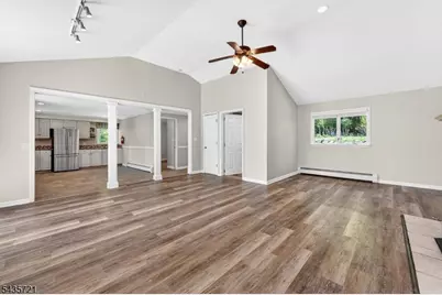 24 Skytop Rd, Washington Township, NJ 07853 - Photo 9