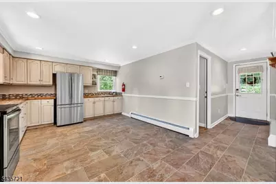 24 Skytop Rd, Washington Township, NJ 07853 - Photo 5